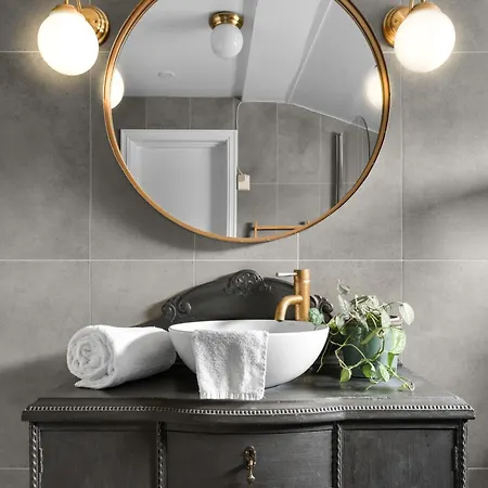 Historic Townhouse I With Rooftop & Free Parking Apartamento Bergen