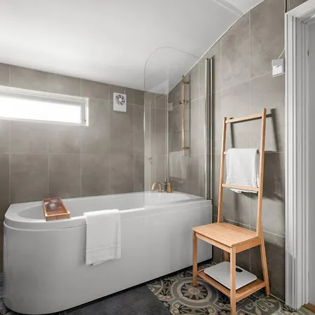 Historic Townhouse I With Rooftop & Free Parking Daire Bergen