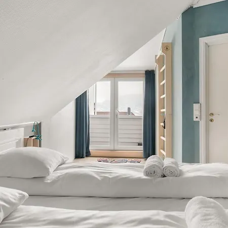 Daire Historic Townhouse I With Rooftop & Free Parking Bergen