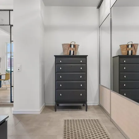 Historic Townhouse I With Rooftop & Free Parking *