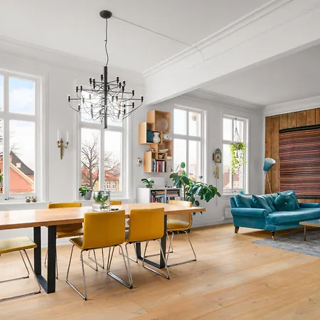 Daire Historic Townhouse I With Rooftop & Free Parking *