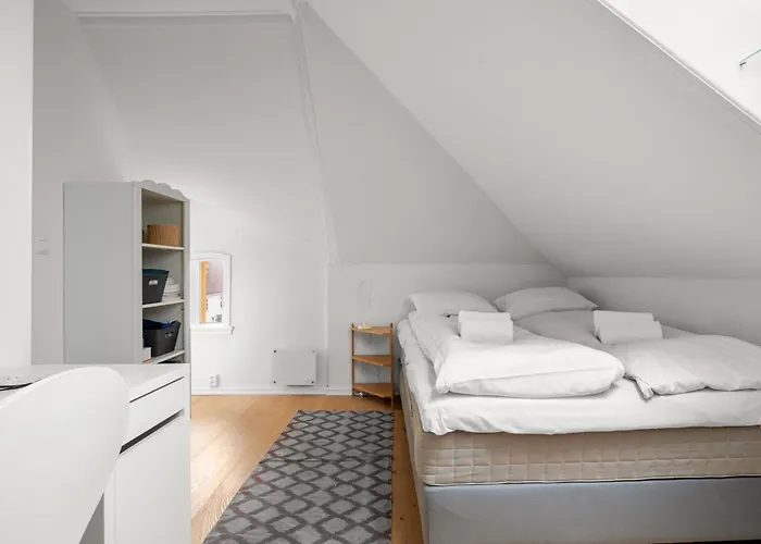 Historic Townhouse I With Rooftop & Free Parking * Берген