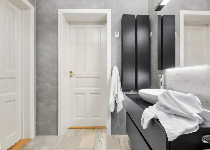 Historic Townhouse I With Rooftop & Free Parking Апартаменты Берген