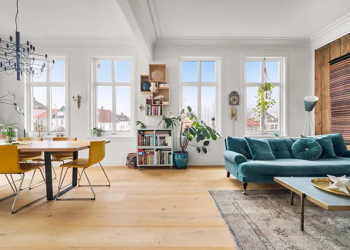 Апартаменты Historic Townhouse I With Rooftop & Free Parking Берген