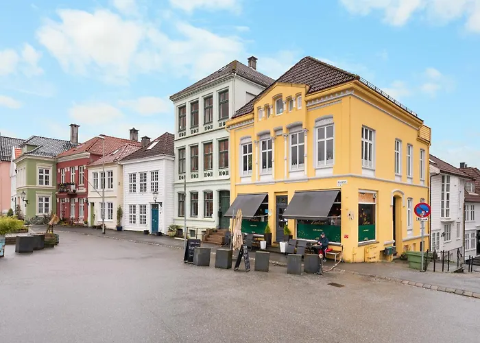 アパート Historic Townhouse I With Rooftop & Free Parking ベルゲン