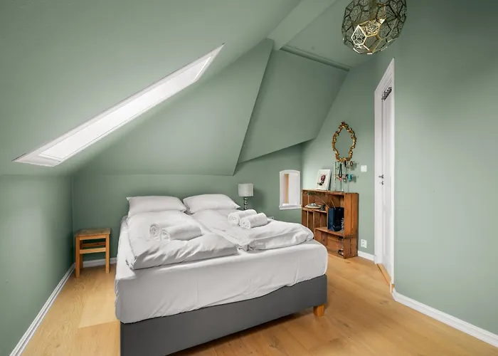 Historic Townhouse I With Rooftop & Free Parking Апартаменты Берген