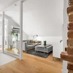 Historic Townhouse I With Rooftop & Free Parking Apartment *