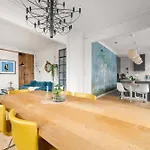 Historic Townhouse I With Rooftop & Free Parking Apartment *