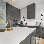 Apartment Historic Townhouse I With Rooftop & Free Parking