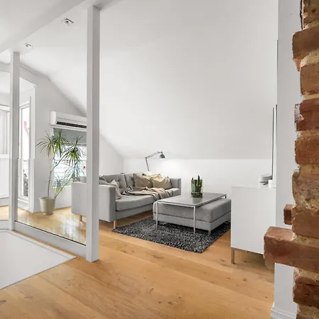Historic Townhouse I With Rooftop & Free Parking Appartamento *