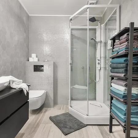 Historic Townhouse I With Rooftop & Free Parking Appartamento *